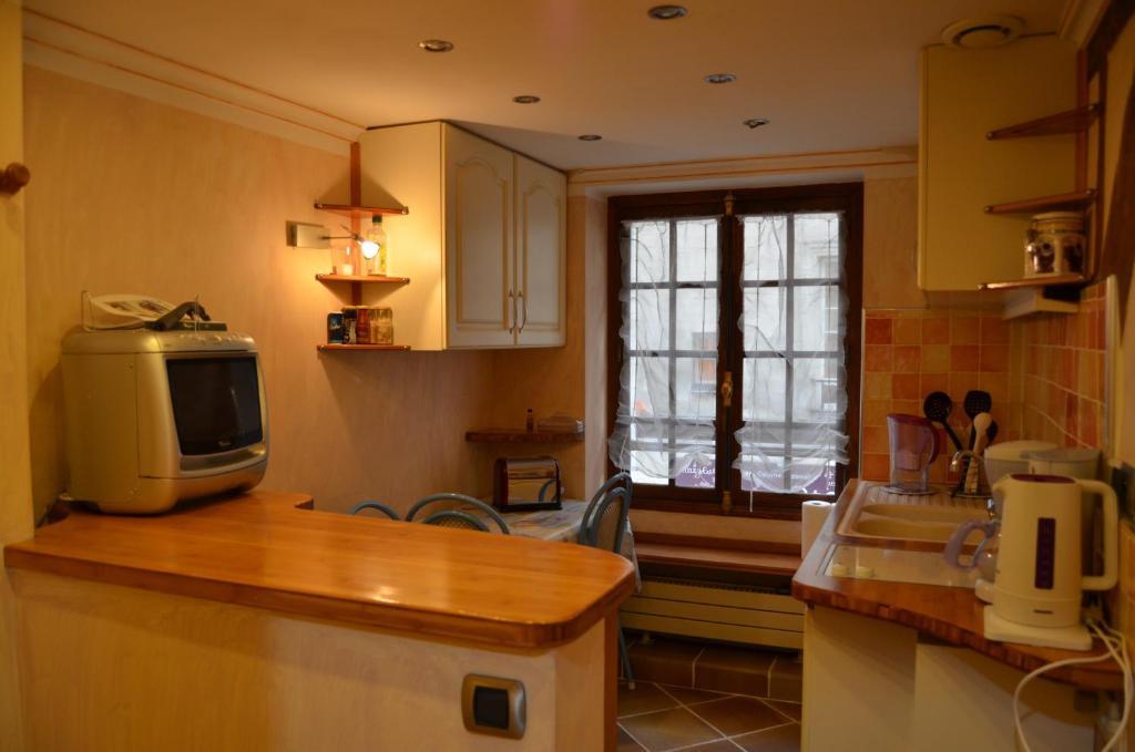 Saint Germain Des Pres Apartment Apartment